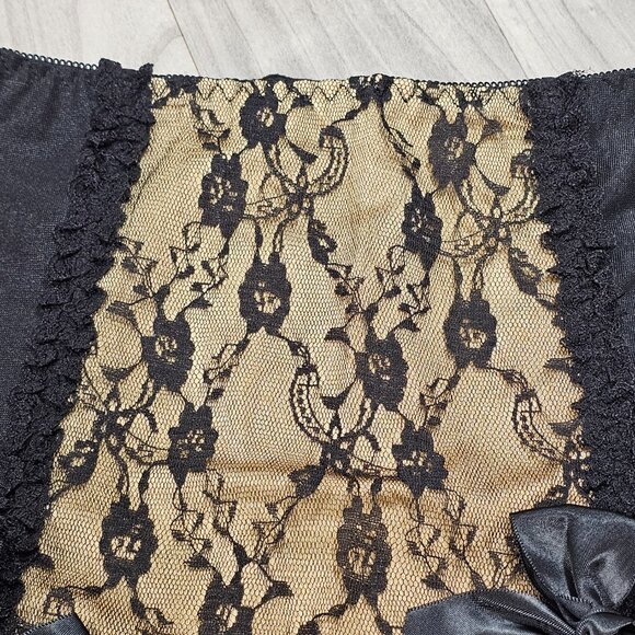 Coquette Black Nude Retro Garter Belt, Lace and Satin with Bows - Picture 8 of 11